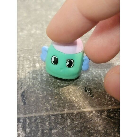 Shopkins moose pink blue butterfly bug toy figure - Picture 2 of 3